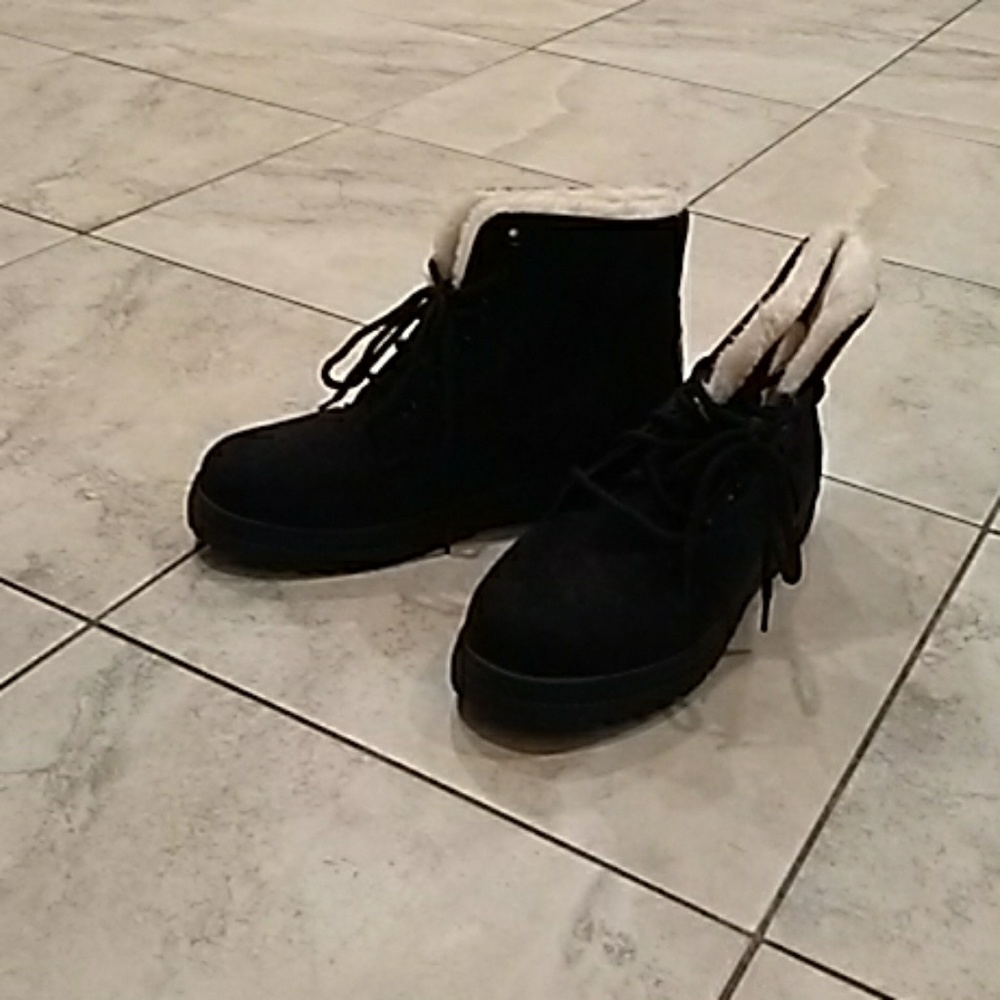 Boots suede BRAND NEW! NO TAG SORRY